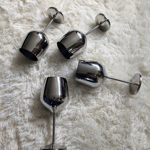 Elegant Silver Wine Glass Set - Picture 2 of 7